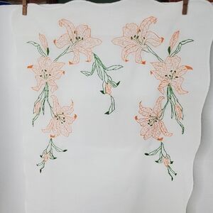 Vintage Embroidered Tiger Lilies Floral White Table Runner